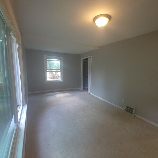 Building Photo - 534 Trebisky Rd