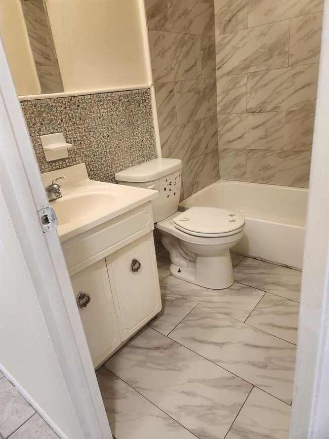 Building Photo - 4320HOWELL UNIT A &amp; B