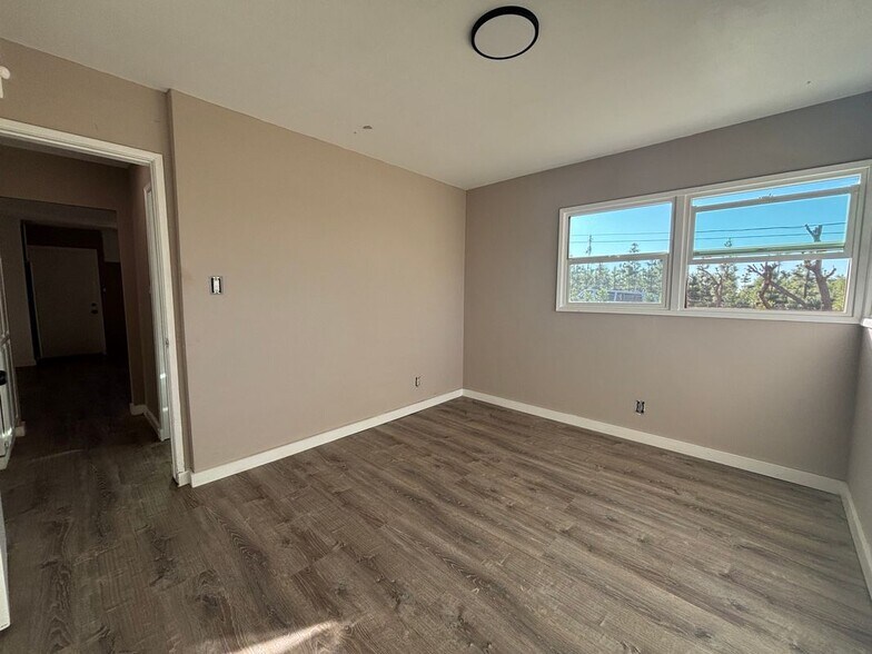 Building Photo - 15360 Washington