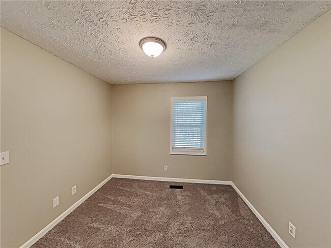 Building Photo - 411 River Point Dr