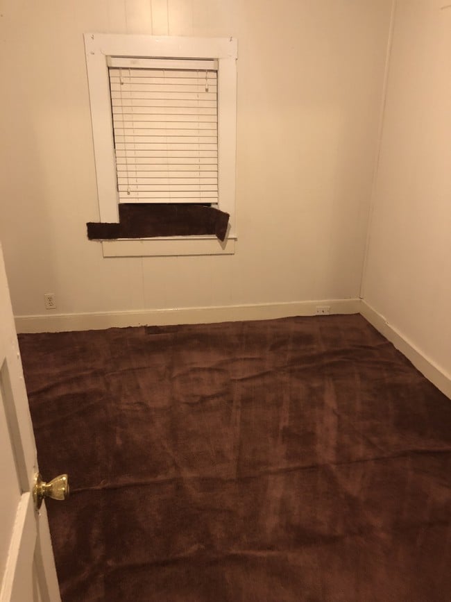 Building Photo - 100 Duke St