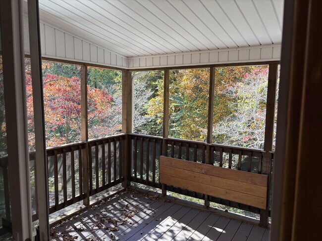 Building Photo - Great Family Home for Rent in Henderson County!