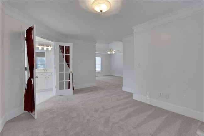 Building Photo - 127 Tara Blvd