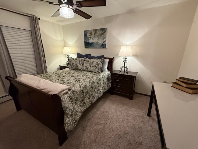 Building Photo - Green House