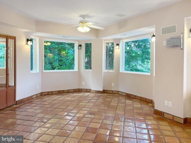 Building Photo - 12330 Potomac View Rd