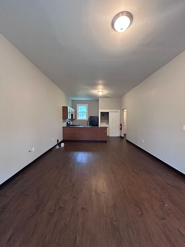 Building Photo - 2240 Wilson Ave