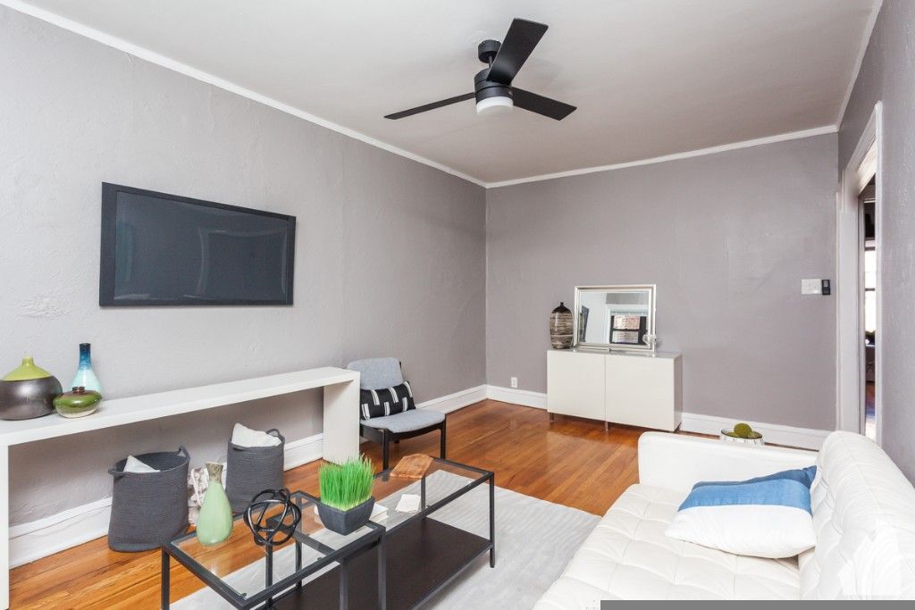 Building Photo - 629 W Cornelia Ave