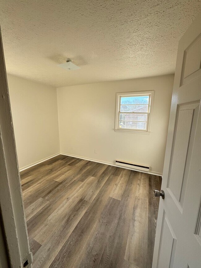 Building Photo - 3/1 in Shelby, NC