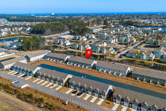 Building Photo - 2031 Lake View Cir