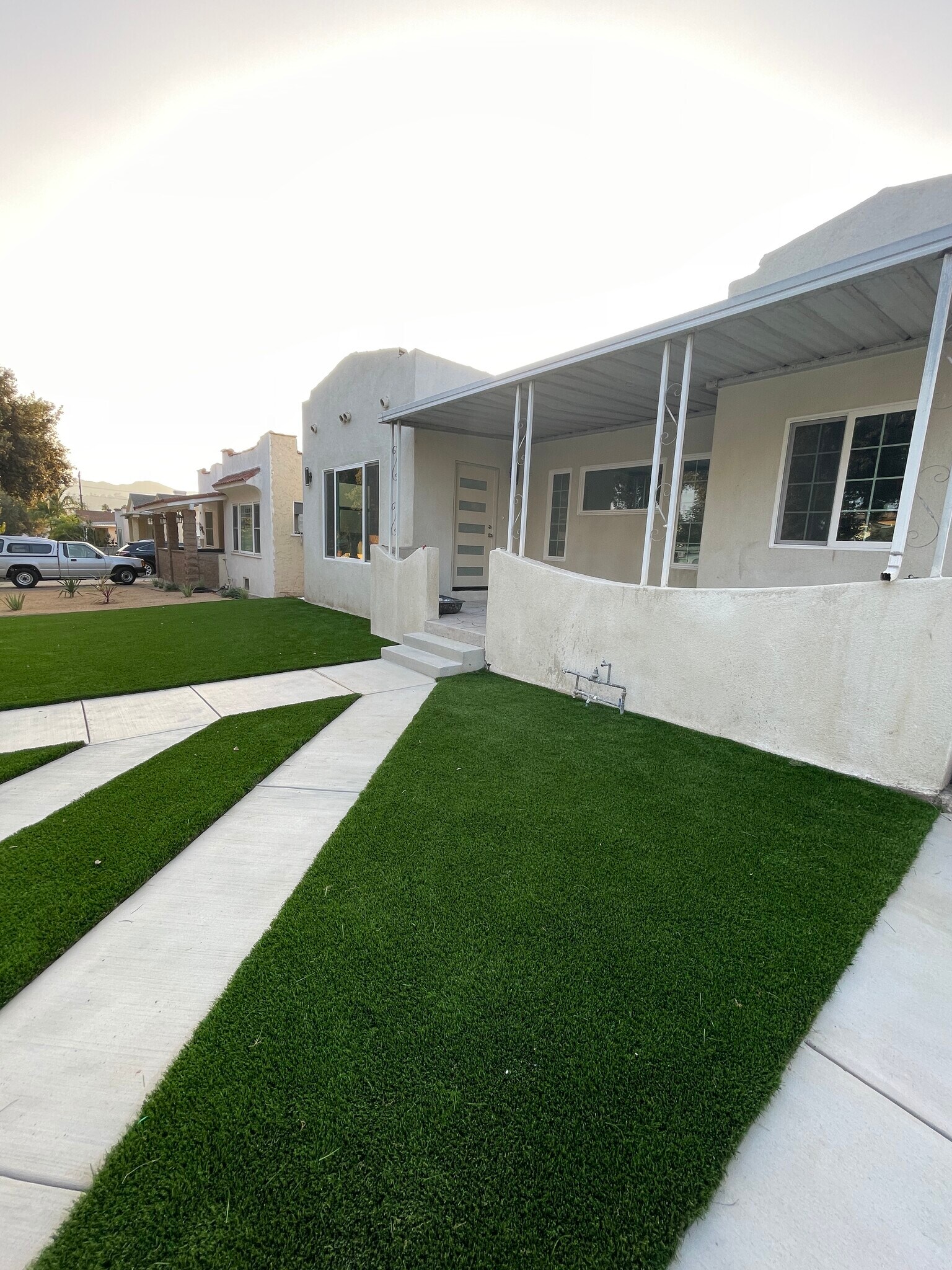Building Photo - 1049 Davis Ave