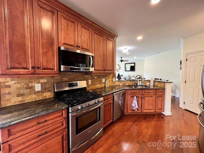 Building Photo - 1140 Torrence Cir