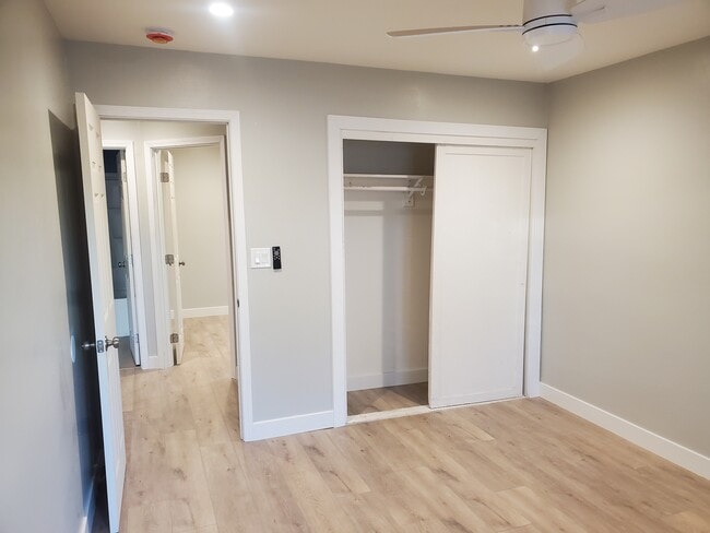 Building Photo - Beautiful (RENO) Duplex