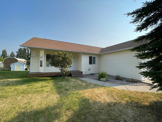 Building Photo - 105 Ben Williams Ln