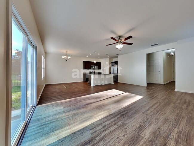 Building Photo - 120 E Jayce Way