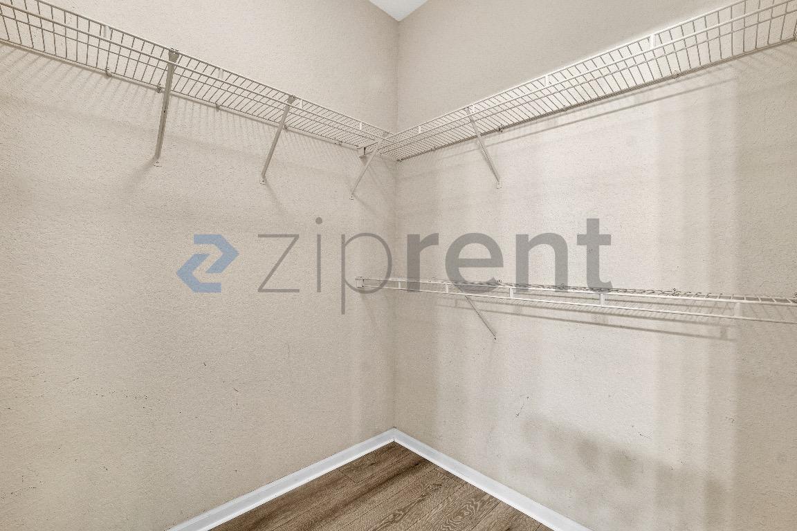 Building Photo - Unit