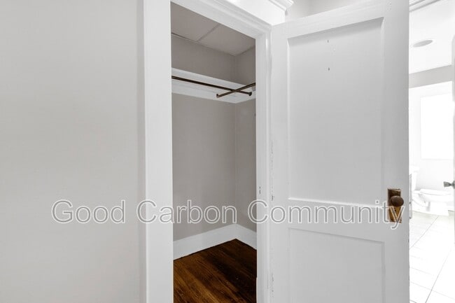 Building Photo - 1205 Hertel Ave