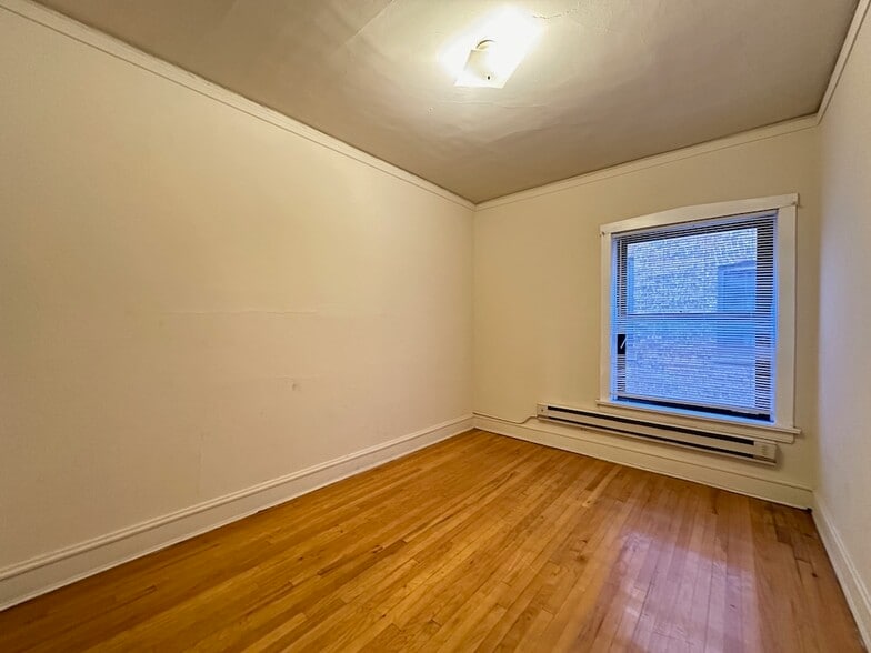 Building Photo - 1322 Oak Ave