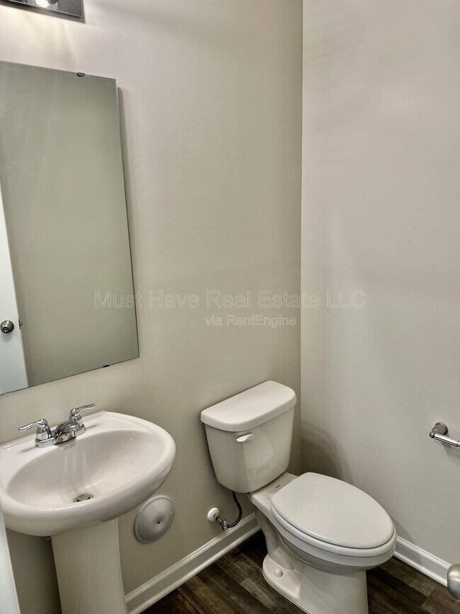 Building Photo - 1459 Cannan Mountain Dr