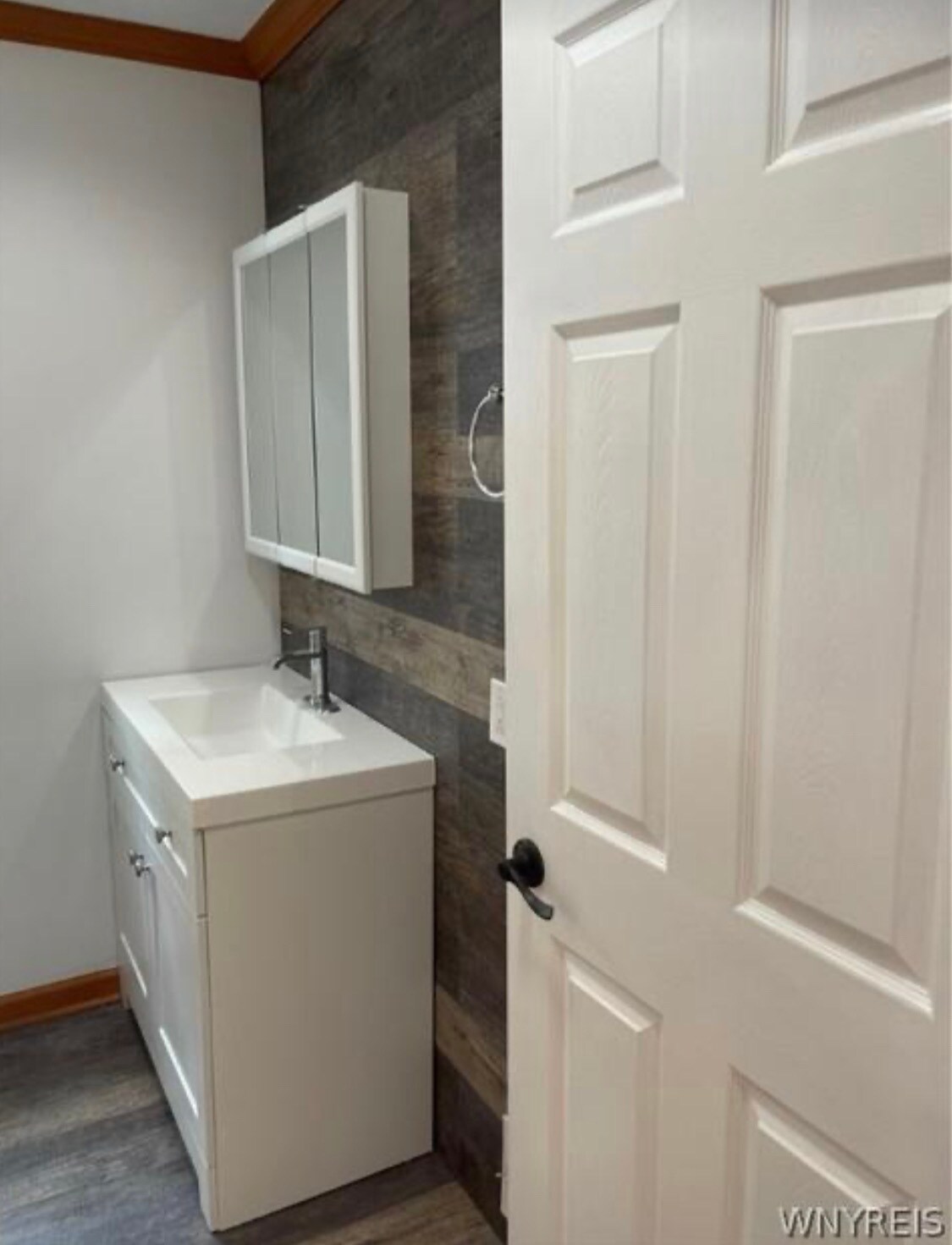 Building Photo - 48 Laurel St