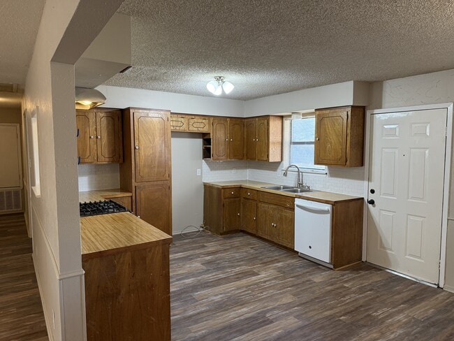 Building Photo - 371 Rs County Rd 2140