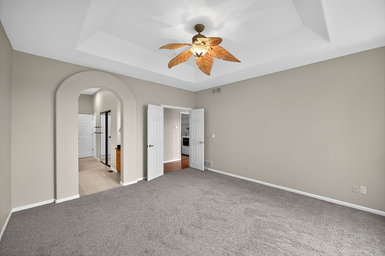 Building Photo - 11131 Park Vista Dr