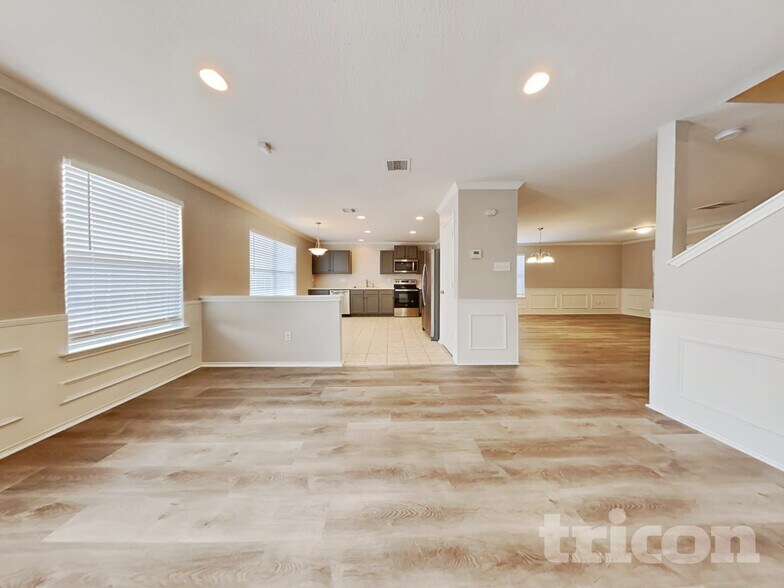 Building Photo - 10710 Terrace Crest