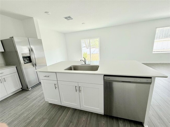 Building Photo - 3809 NE 32nd Ct