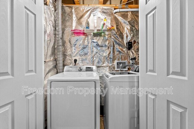 Building Photo - 15305 Brazil Cir