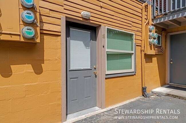 Building Photo - Ridgewood Apartments