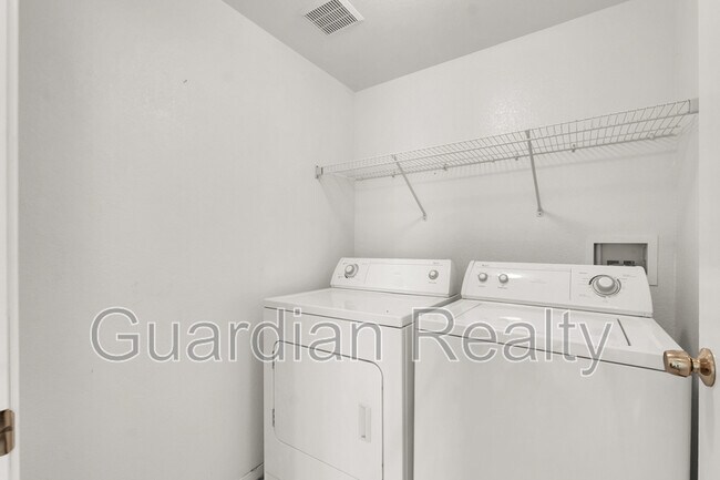 Building Photo - 8250 N Grand Canyon Dr