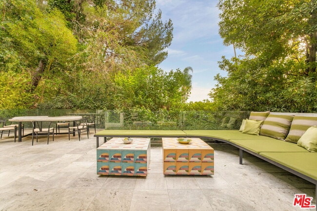 Building Photo - 1588 N Doheny Dr