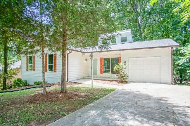 Building Photo - 3137 Glen Hollow Dr