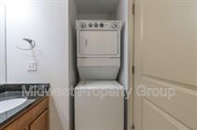 Building Photo - 4244 Chouteau Ave