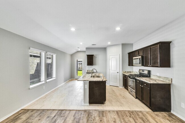 Building Photo - 16831 Silent Pines Ct