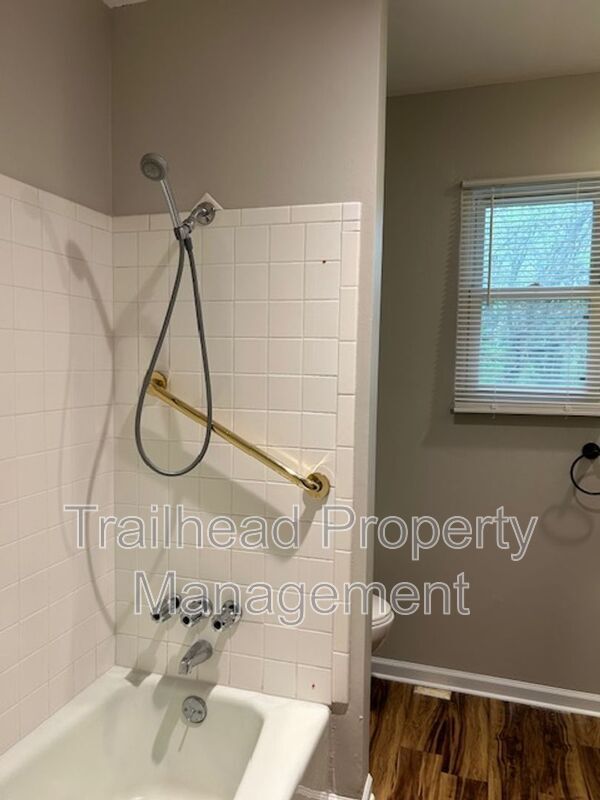 Building Photo - 1035 NW 70th Ct