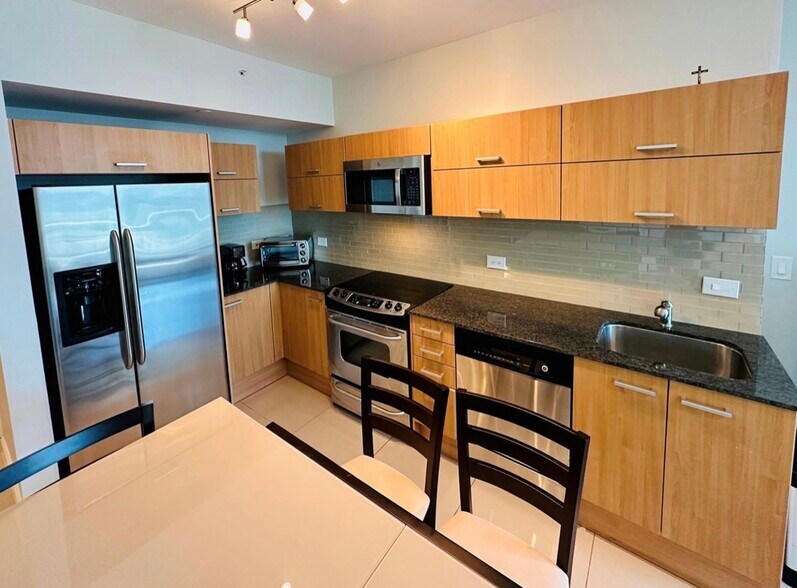 Building Photo - 350 S Miami Ave