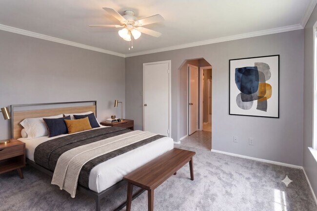 Building Photo - 10-B SUMAC CT