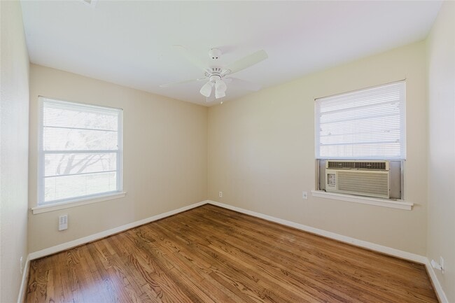 Building Photo - 5210 De Lange Ln