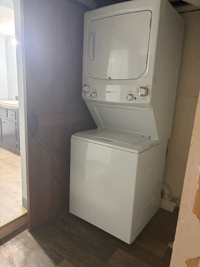 Building Photo - 3004 2nd Ave S