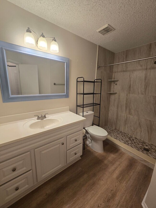 Building Photo - 2577 Grassy Point Dr