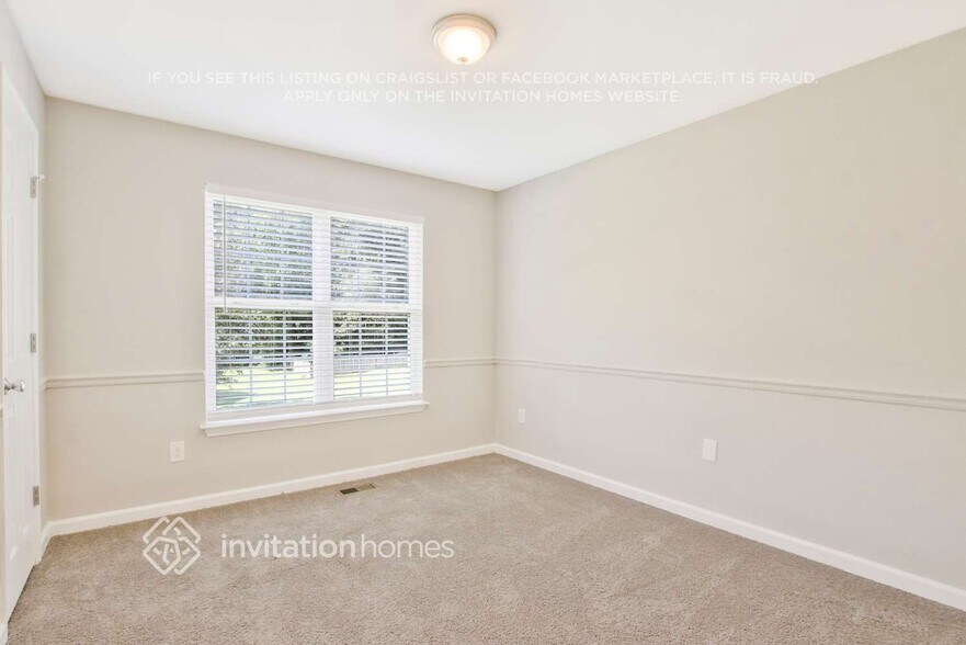 Building Photo - 5726 Graceland Dr SW