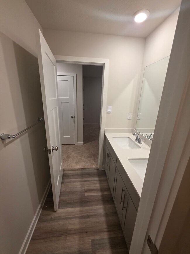 Building Photo - Luxury 4-Bedroom Townhome with Finished Walkout Basement & River Views