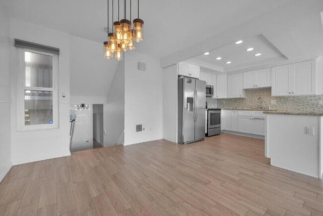 Building Photo - 4065 Harrison St