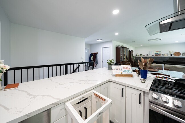 Building Photo - 3709 Avenida Palo Verde