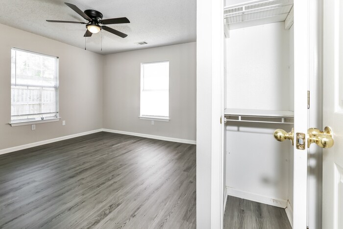 Building Photo - 2424 Cedar Ridge Dr