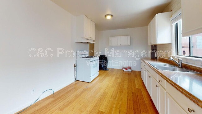 Primary Photo - 429 Reindollar Ave