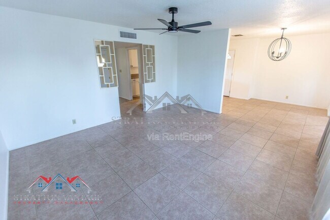 Building Photo - 5706 E Des Moines St