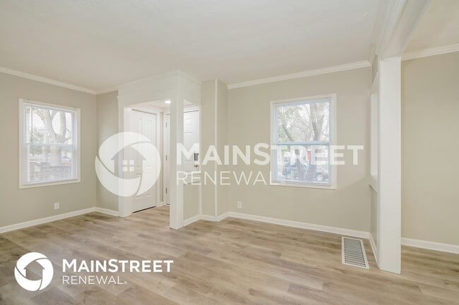 Building Photo - 1141 N Rochester Ave