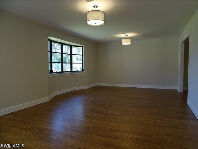 Building Photo - 3043 Round Table Ct