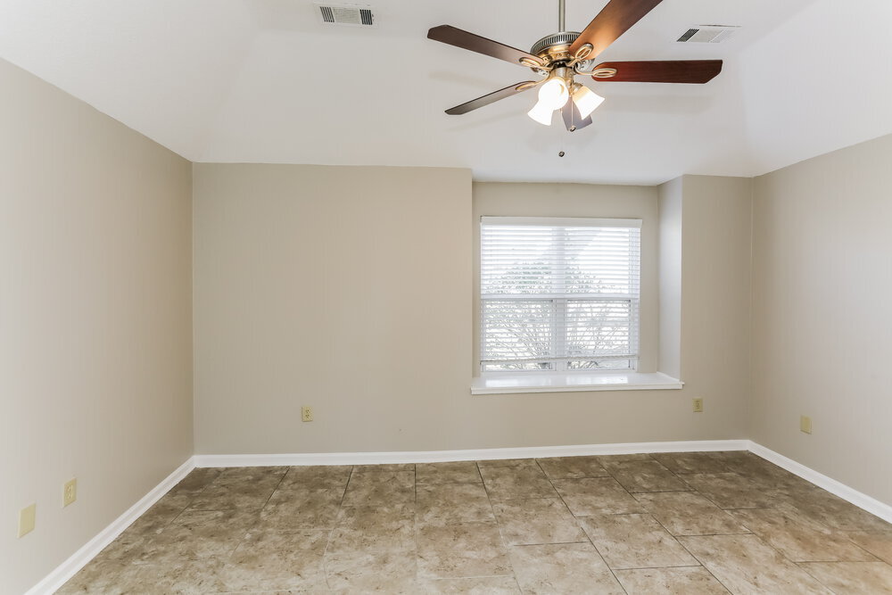 Building Photo - 5305 Oak Court Cove N
